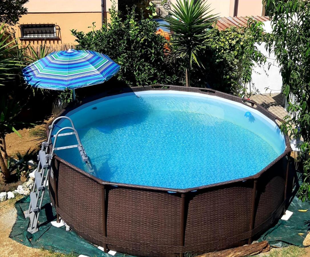 L'Isola Felice Apartment เชชินา ภายนอก รูปภาพ